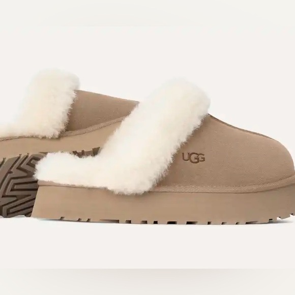 UGG Like-New Women's Shearling Slippers | Disquette | Sand | Size 9 - Picture 2 of 11